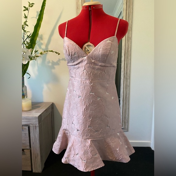 Size 10 - Forever New Mauve Mini Dress with embroidered pattern - Picture 3 of 11